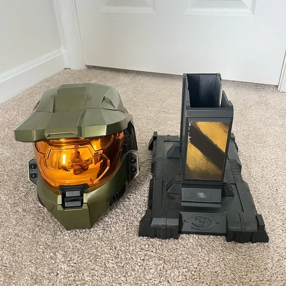 HALO Legendary Edition Master Chief Helmet(with game storage)